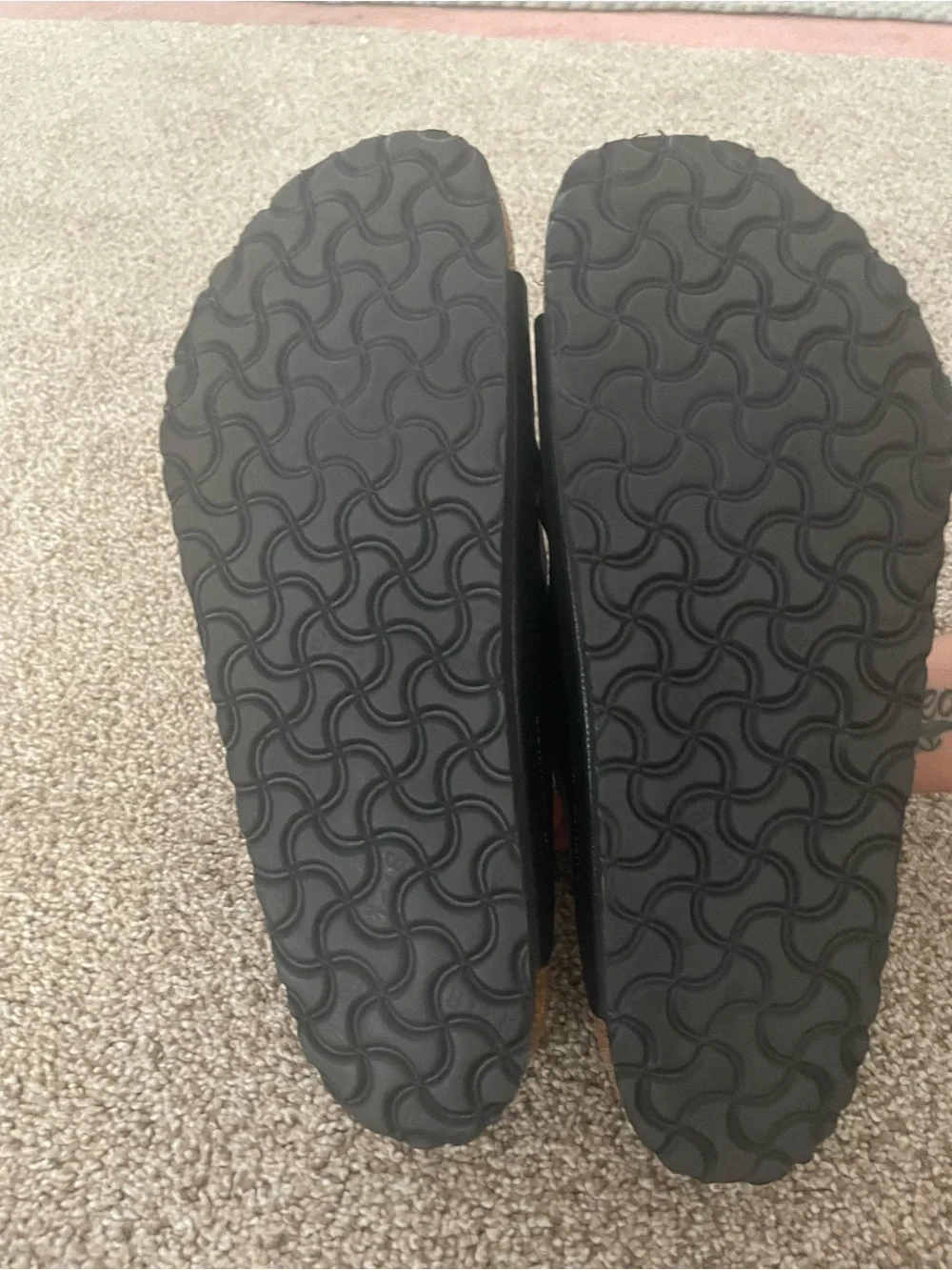 Birkenstock Black arizona Sandals worn twice comes with box size 10